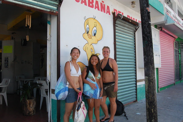 cancun_coz_tweety_ladies