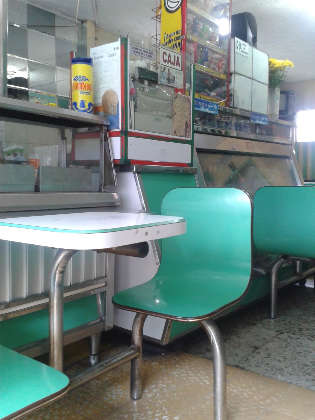Fruteria y Cafeteria la Gran 17