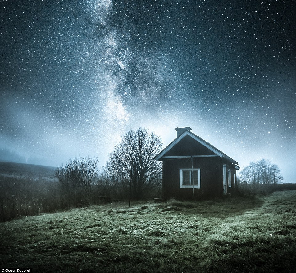 O tiro impressionante de Keserci de uma casa de campo é realmente um composto de duas imagens com o primeiro plano tomado em Kirkkonummi eo céu estalou em Rhodes