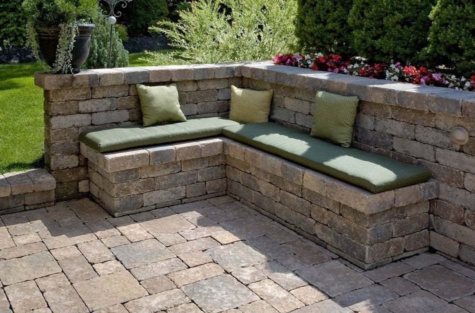 Patio Sitting Wall DIY