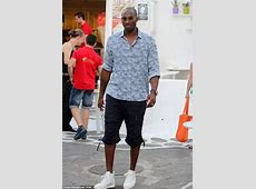 Kobe Bryant, wife Vanessa and daughters Natalia and Gianna Kobe Bryant, wife Vanessa and daughters Natalia and Gianna