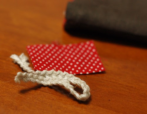 How to make a button pouch with two pockets 21