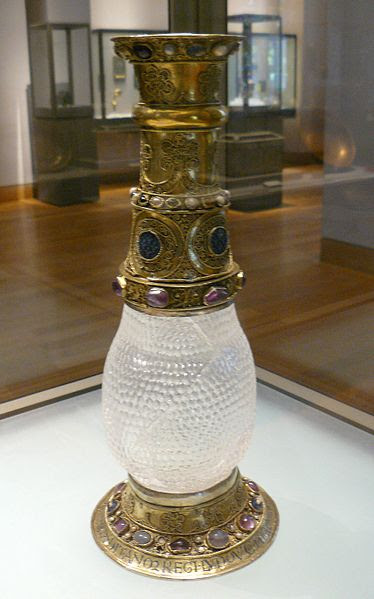 File:Vase de cristal d'Aliénor.jpg