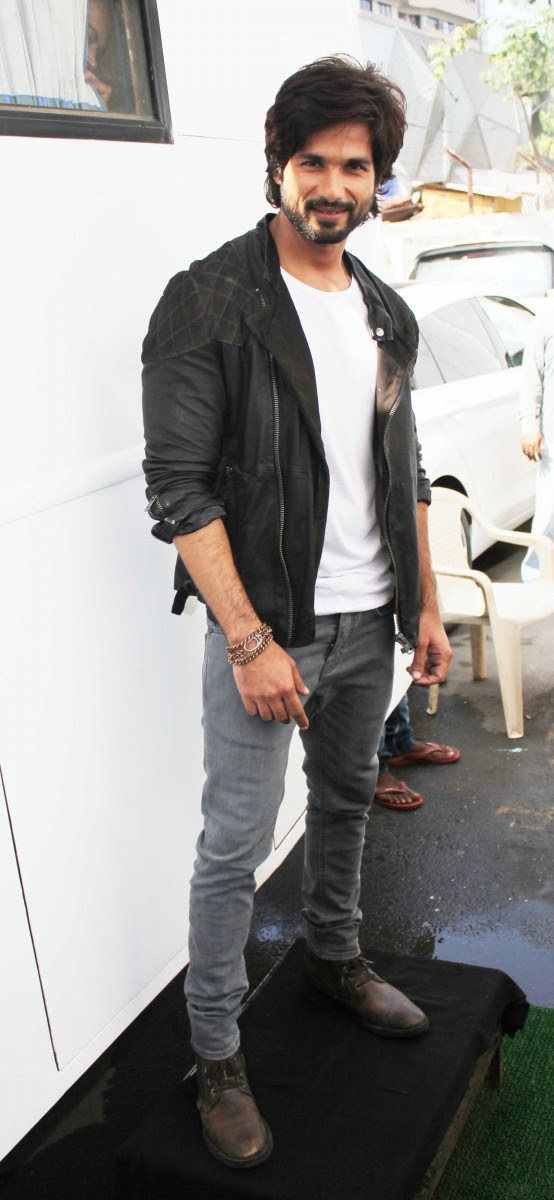 Shahid-Kapoor-And-Sonakshi-Sinha-Promoting-R-Rajkumar-Pictures-Photos-9 Shahid-Kapoor-And-Sonakshi-Sinha-Promoting-R-Rajkumar-Pictures-Photos-9