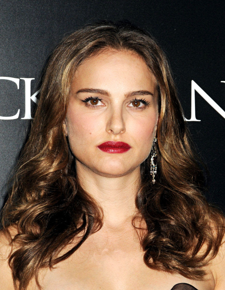 Brungki: black swan actresses