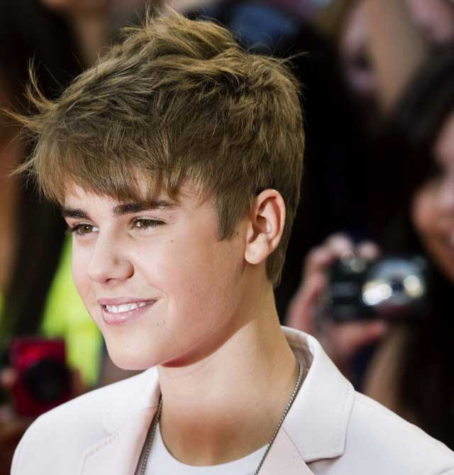 ひどい Justin Bieber 髪型 ここに到着する髪の写真