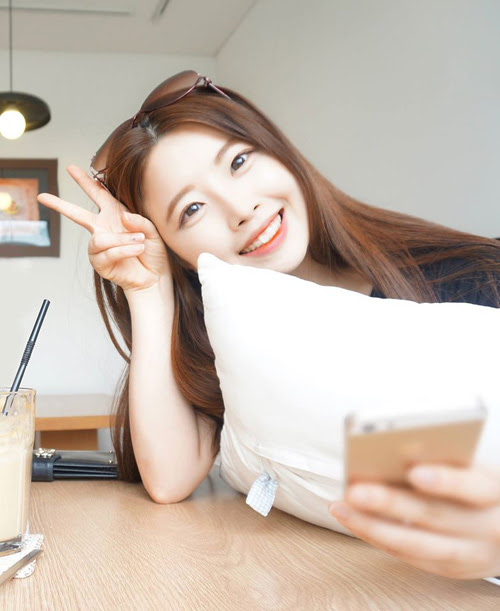 Cô gái xinh đẹp bỏ học năm 17 tuổi để kinh doanh - ảnh 1 Hình ảnh Cô gái xinh đẹp bỏ học năm 17 tuổi để kinh doanh số 1