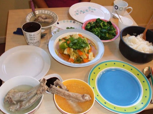 A feast of Sayur Lodeh, stirfried greens, bah kut teh and Japanese rice