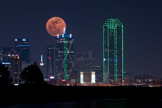 The Soul Calendar: 51 Spectacular New 2012 Super Moon Photos