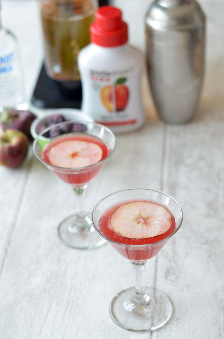 Cherry & Apple Fizz Cocktail
