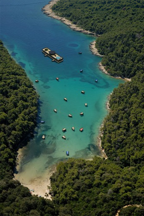 floating hotel cove experience