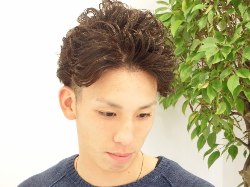 美しい ボディパーマ メンズ ショート 人気のヘアスタイル
