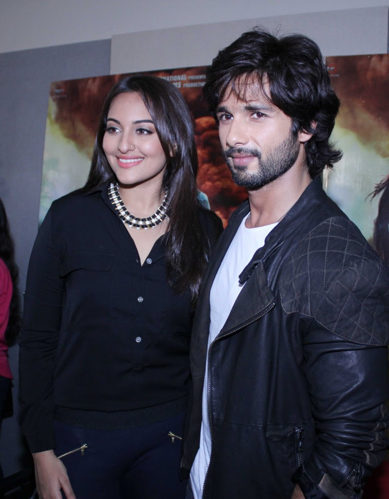 Shahid-Kapoor-And-Sonakshi-Sinha-Promoting-R-Rajkumar-Pictures-Photos-2 Shahid-Kapoor-And-Sonakshi-Sinha-Promoting-R-Rajkumar-Pictures-Photos-2