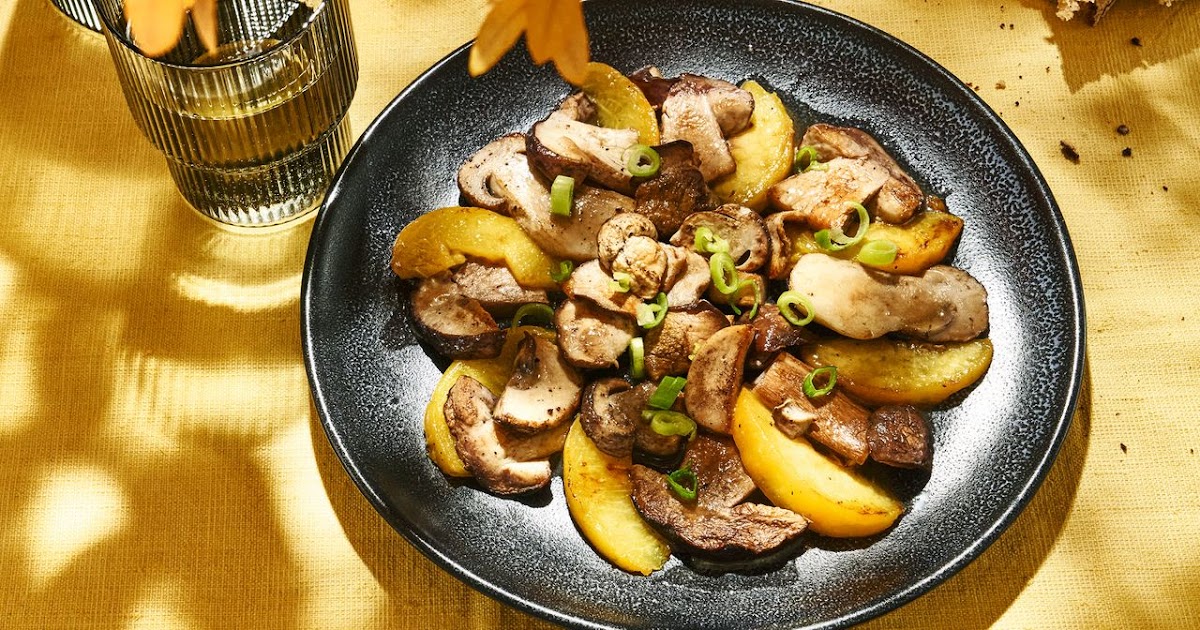 Rezept für Steinpilze mit Pfirsich und Frühlingszwiebeln - SZ Magazin