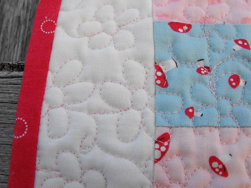 Daisies in the Woods - quilting detail