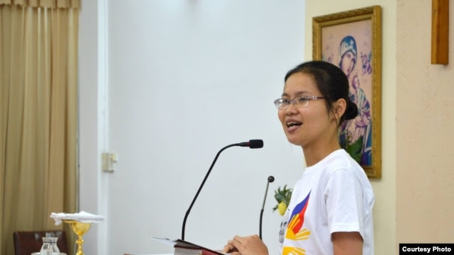 Cô Anna Huyền Trang, một trong số các thành viên nồng cốt của truyền thông Dòng Chúa Cứu Thế Saigon