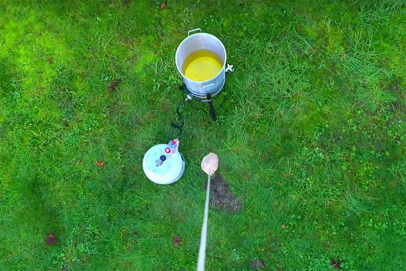 cooking-thanksgiving-with-a-drone-designboom-02