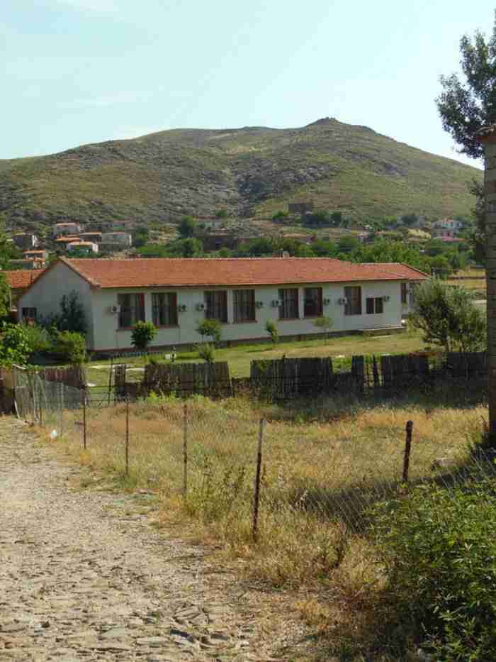 Ομογενής από την Αυστραλία δίνει ζωή στην Ίμβρο. Αναστηλώνει ερειπωμένα κτίρια και διοργανώνει εκδηλώσεις Ομογενής από την Αυστραλία δίνει ζωή στην Ίμβρο. Αναστηλώνει ερειπωμένα κτίρια και διοργανώνει εκδηλώσεις