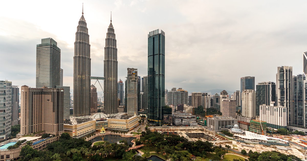 Kuala Lumpur City Hall  At once an entertainment, commercial and
