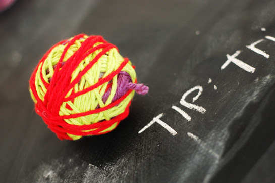 diy: yarn ball ornaments
