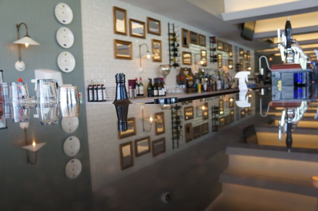 Afternoon Tea At Yspa - Romance For Two