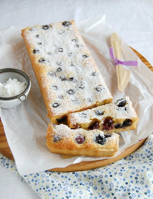 Blueberry and almond tart / Torta de amêndoa e mirtilos