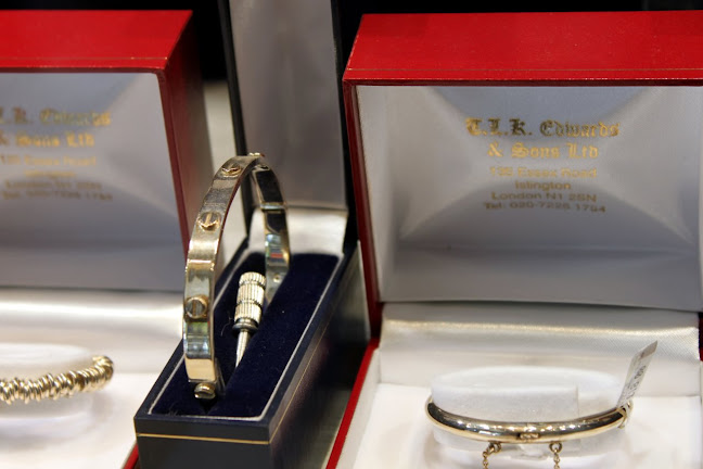 Attenborough Pawnbrokers & Jewellers - Jewelry