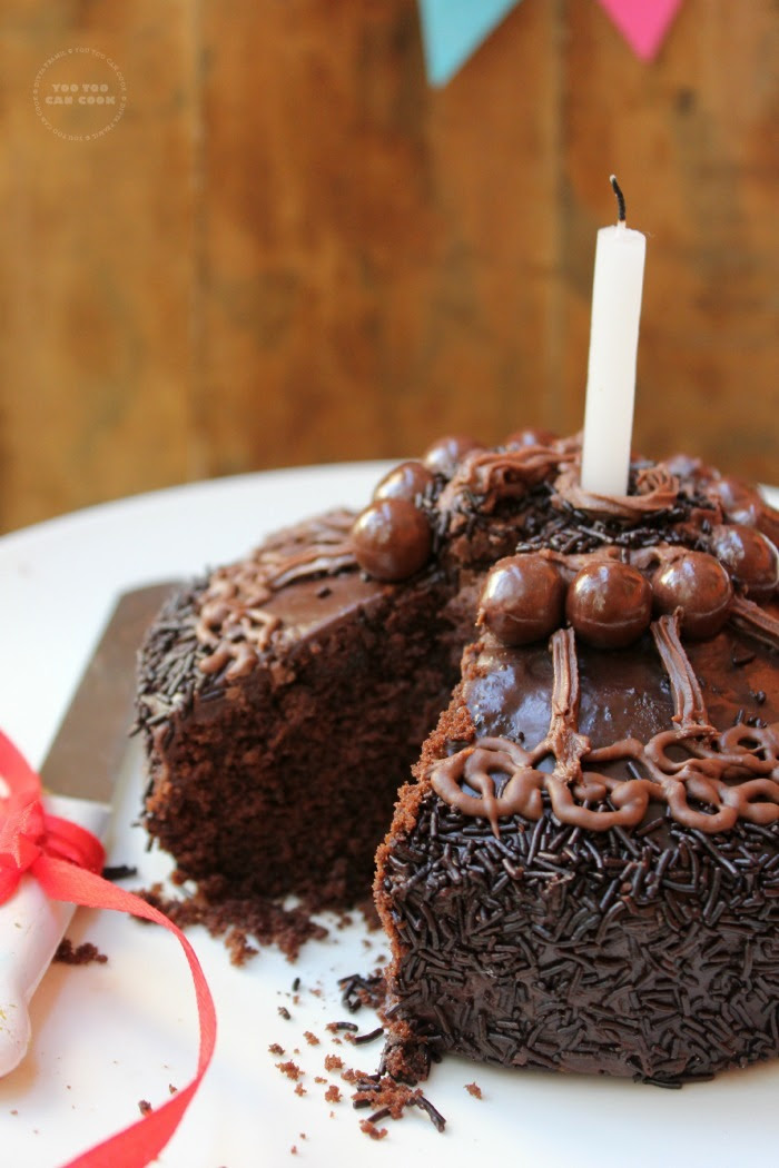 Classic Chocolate Cake  Chocolate Cake Covered With Chocolate  