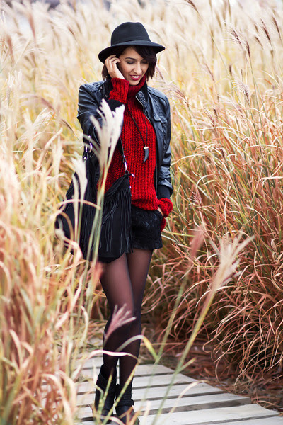 red Mango jumper - black BLANCO jacket - black BLANCO shorts red Mango jumper - black BLANCO jacket - black BLANCO shorts