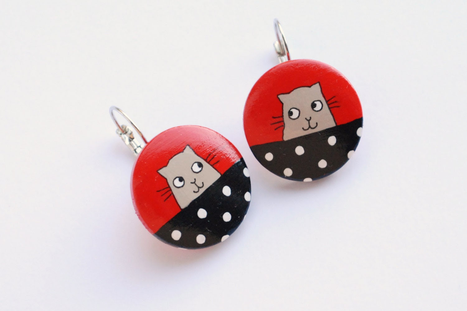 RED cat earrings hand painted wood - fineDollyLolly RED cat earrings hand painted wood - fineDollyLolly