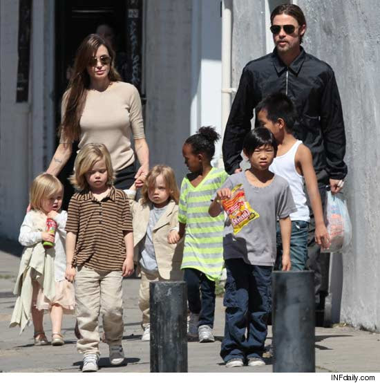 brad-pitt-and-angelina-jolie.jpg (550×554)
