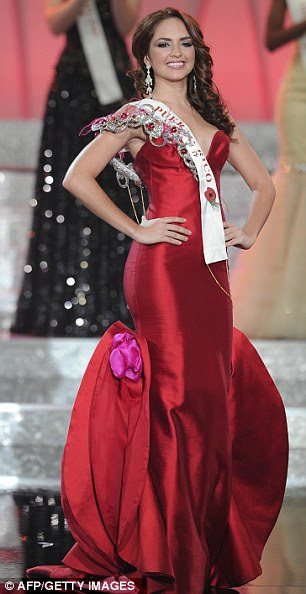 http://i.dailymail.co.uk/i/pix/2011/11/06/article-2058313-0EB1A39100000578-876_306x594.jpg