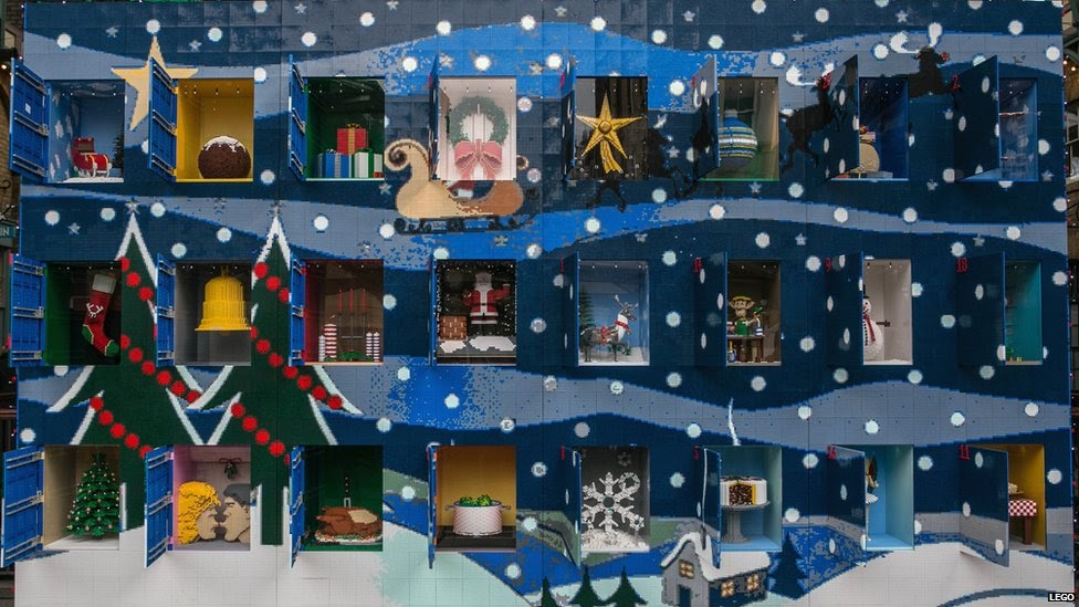 FOR ENGLISH FANS Giant Lego advent calendar built in Covent Garden market