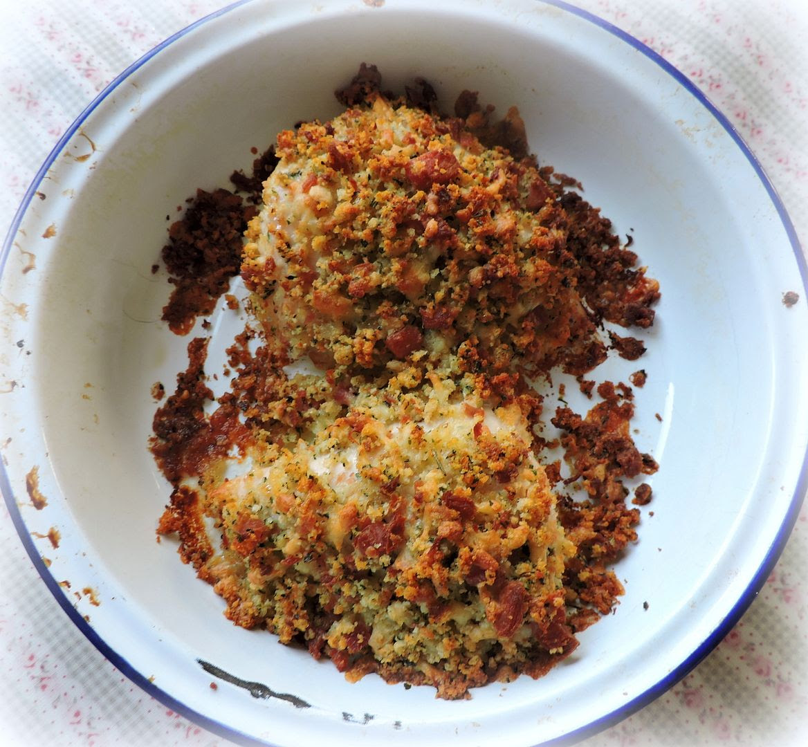 Chicken with a Cheese and Ham Crust Chicken with a Cheese and Ham Crust