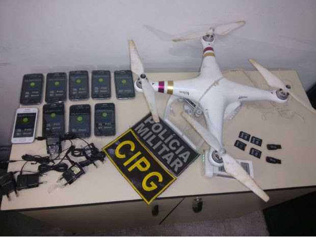 Drone é apreendido com 340 chips e 9 celulares antes de chegar a presídio (Foto: Divulgação/Polícia Militar)