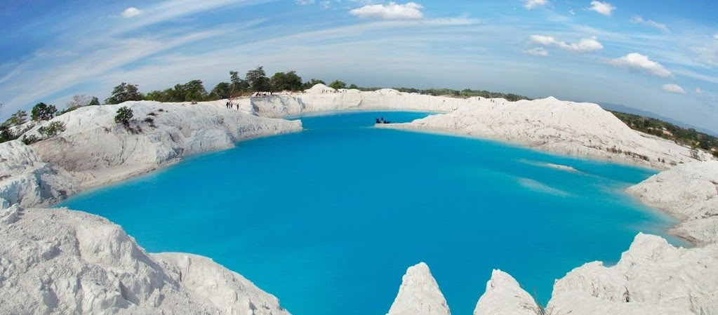 Hasil gambar untuk danau kaolin
