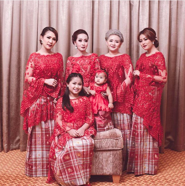 The Serene Baju Bodo by SVARNA by IKAT Indonesia Didiet The Serene Baju Bodo by SVARNA by IKAT Indonesia Didiet