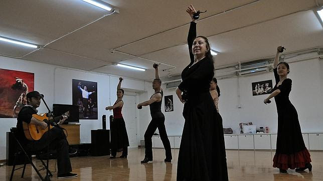 http://www.abc.es/Media/201008/29/Centro%20Flamenco%20de%20Pekin--644x362.jpg