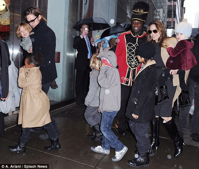 http://i.dailymail.co.uk/i/pix/2012/01/17/article-2087955-0F80D19700000578-268_634x538.jpg