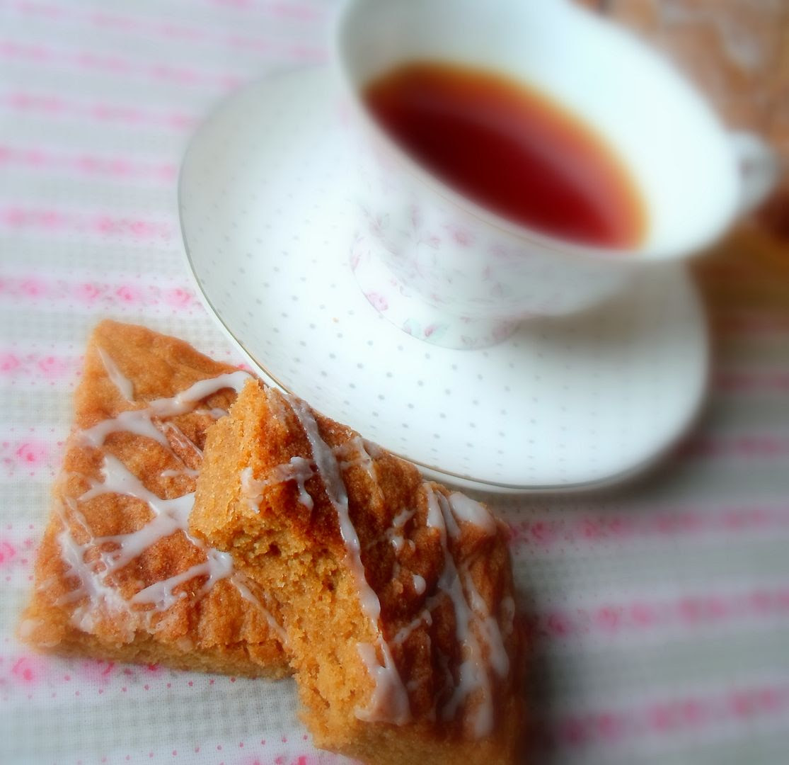 Cinnamon Blondies Cinnamon Blondies
