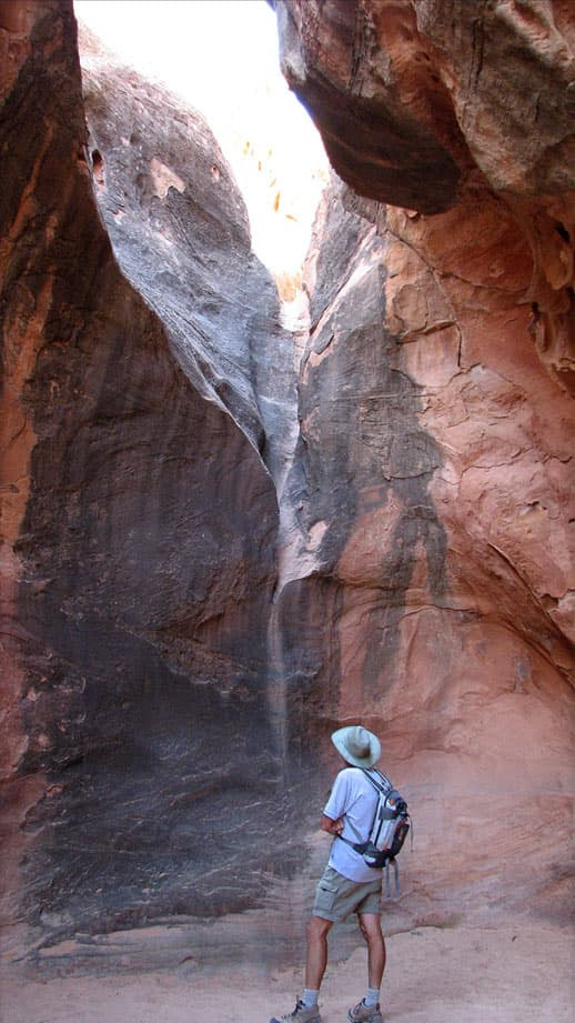 Slot Canyons of Capitol Reef Burro Wash.Burro Wash, the most popular of the bunch, starts miles down Notom-Bullfrog Road.It begins with a Cottonwood Wash.Similar in difficulty to Burro Wash but much less traveled, Cottonwood Wash begins miles down Sheets Gulch.Sheets Gulch is the.