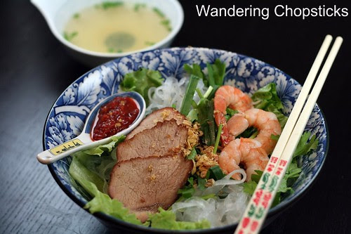 Hu Tieu Saigon (Vietnamese Clear Noodle Barbecued Pork and Shrimp Soup) 1