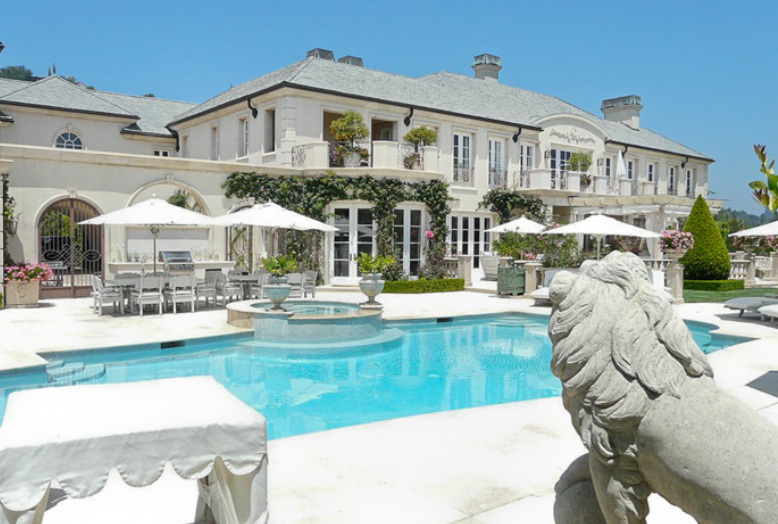 Lisa Vanderpump Has Sold Her Beverly Park Mega Mansion For 19 Million