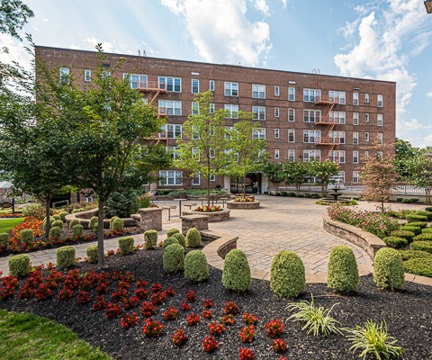 The Highland Park Apartments : Highland Park Apartments Cornerstone