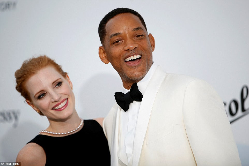 Mais felizes do que nunca: Juízes Jessica e Will Smith posaram juntos no tapete vermelho