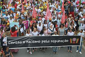 19 imagens que mostram a força e a grandeza da 1ª Marcha das Mulheres Negras no Brasil 19 imagens que mostram a força e a grandeza da 1ª Marcha das Mulheres Negras no Brasil