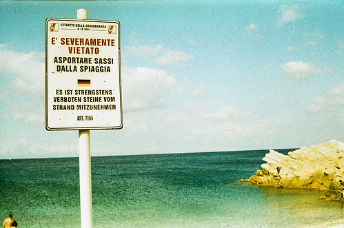 E' severamente vietato