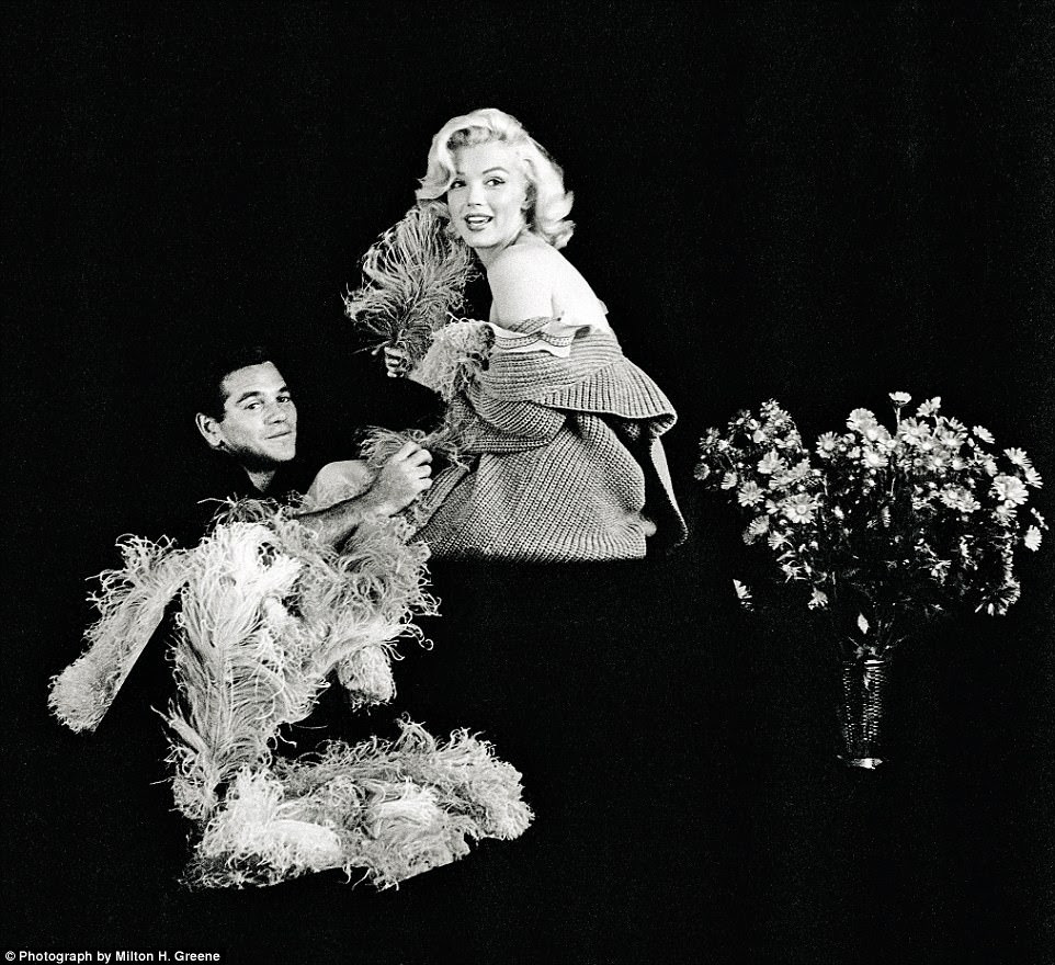 O homem mágico de Marilyn: Marilyn com Milton Greene em 1953. Greene foi levada a Los Angeles para conhecê-la a pedido do editor da revista Look