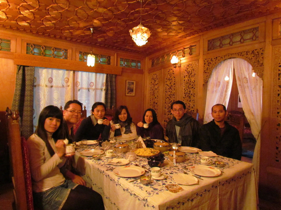 Kashmir Houseboats | Houseboats In Kashmir | Deluxe Kashmir ... Kashmir Houseboats | Houseboats In Kashmir | Deluxe Kashmir ...