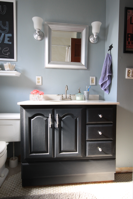 Painting Bathroom Cabinets With Chalk, How To Chalk Paint A Bathroom Vanity Cabinet